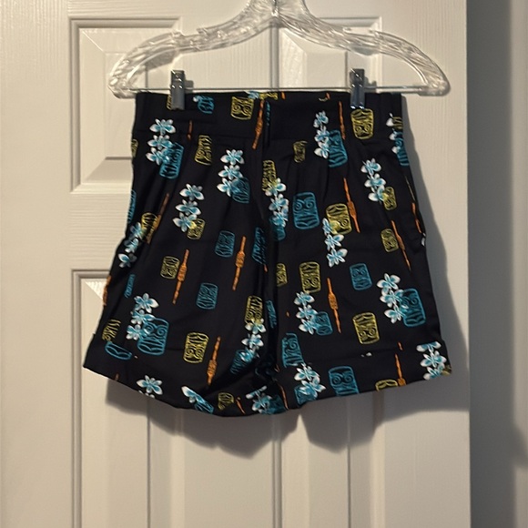 Pinup Girl Clothing tiki print high waist shorts size M - Picture 2 of 4